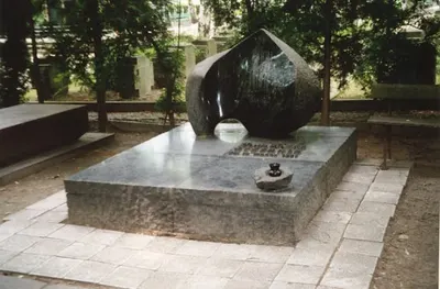 SYPNIEWSCY Zakład kamieniarski Warszawa. Nagrobki, Rzeźby, Liternictwo nagrobne, Remonty nagrobków